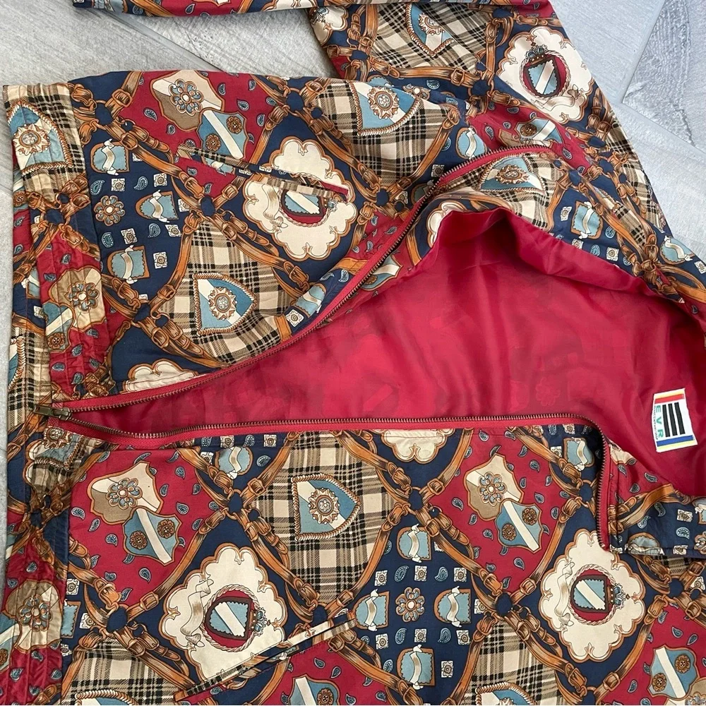Womens 100% Silk Vintage Abstract Shield and Chains Jacket Windbreaker Medium